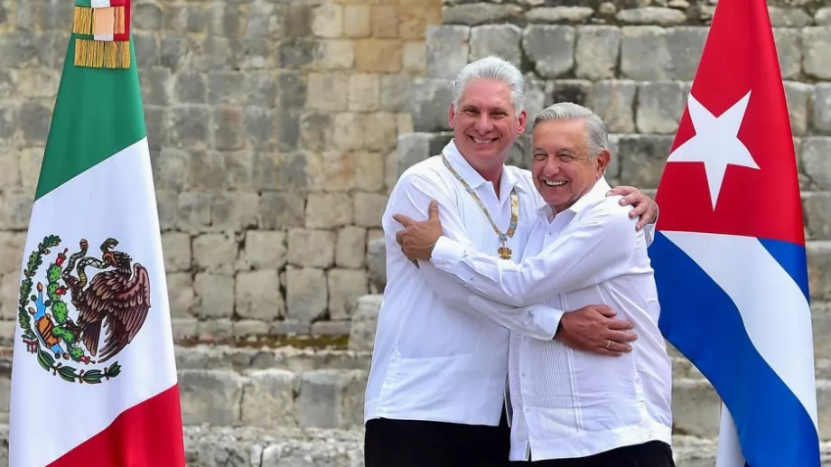 AMLO avec le président cubain, Miguel Díaz-Canel. (pièce sombre)